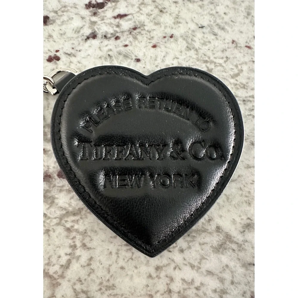 Tiffany & Co. New Black Leather Heart Rtt Return to Tiffany Keychain Keyring